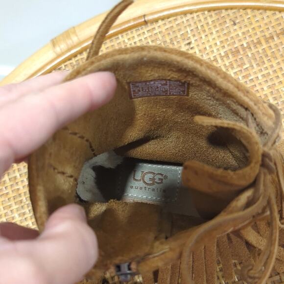 Ugg Kaysa Suede Moccasin Fringe Boots Unisex Size 5 (Women's 7) Tan Chesnut - Picture 6 of 9